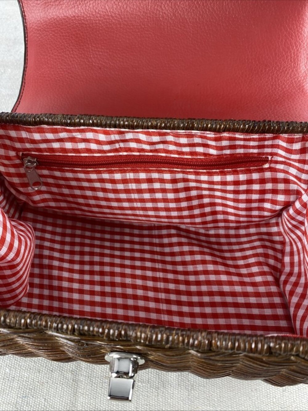 VTG Leather & Wicker Rattan Picnic Basket Purse Woven Handbag Red Check Fabric - Picture 13 of 16